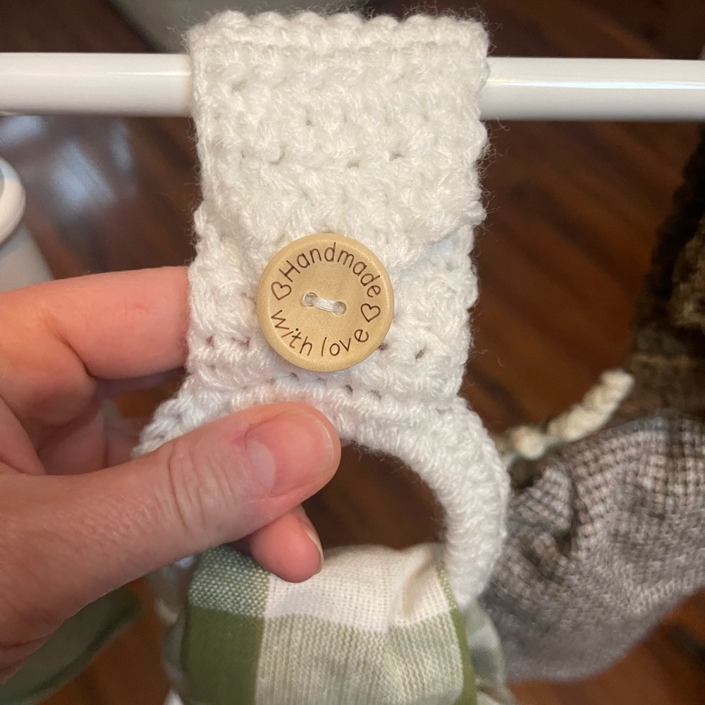 Set of 4 Handmade Crochet Kitchen Towel holders with towels - Picture 6 of 7